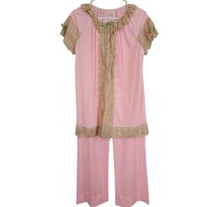 LeVoy's Mid-Century Vintage Pajamas Small/Medium Feminine Pink Tan Lace Penoir‎